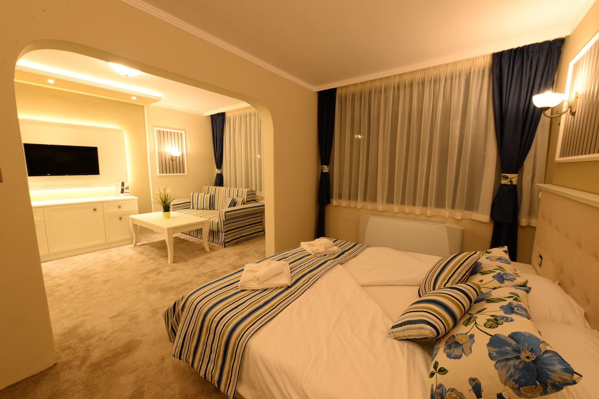 Park Hotel Raya Garden - Free Parking 大特尔诺沃 外观 照片