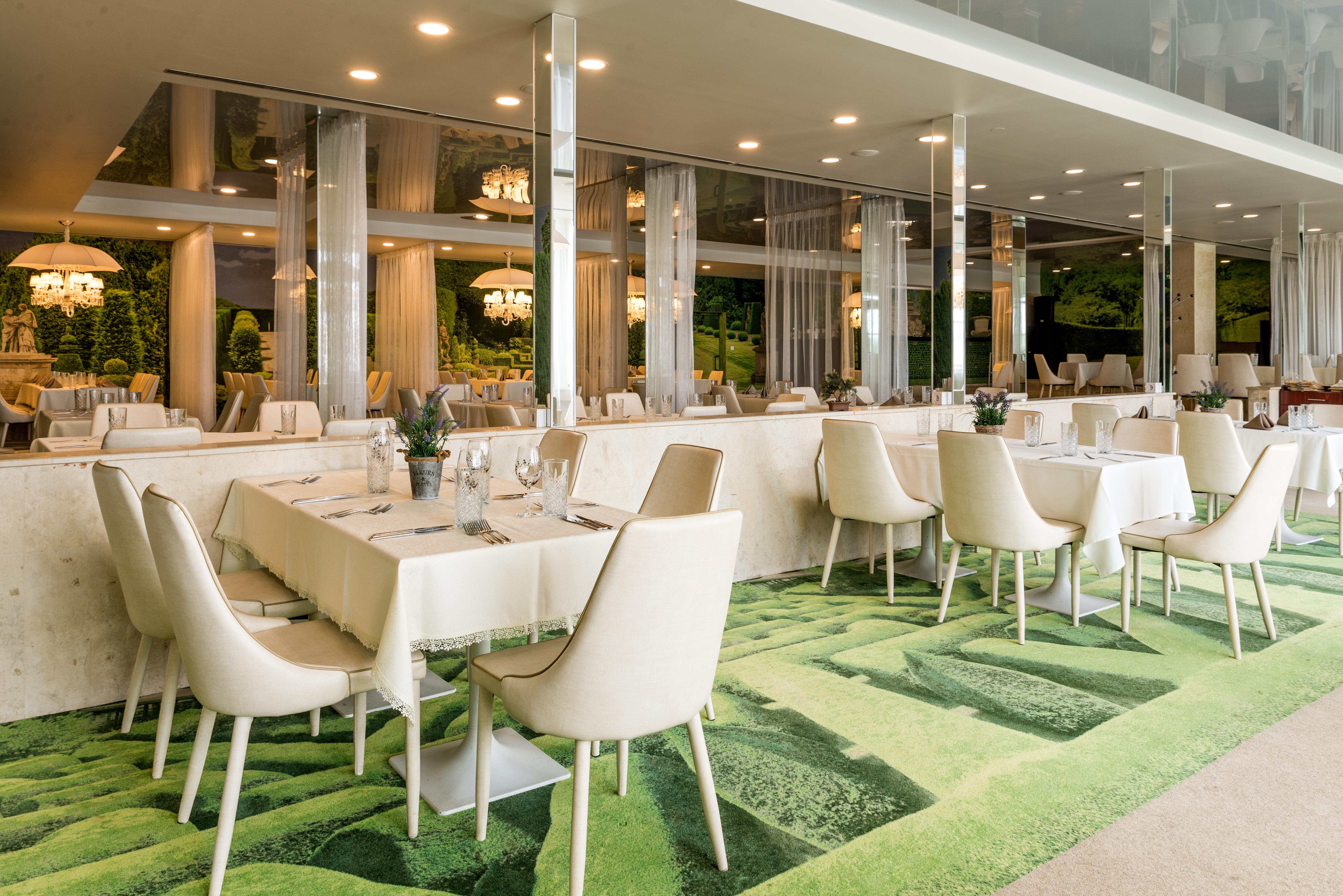 Park Hotel Raya Garden - Free Parking 大特尔诺沃 外观 照片