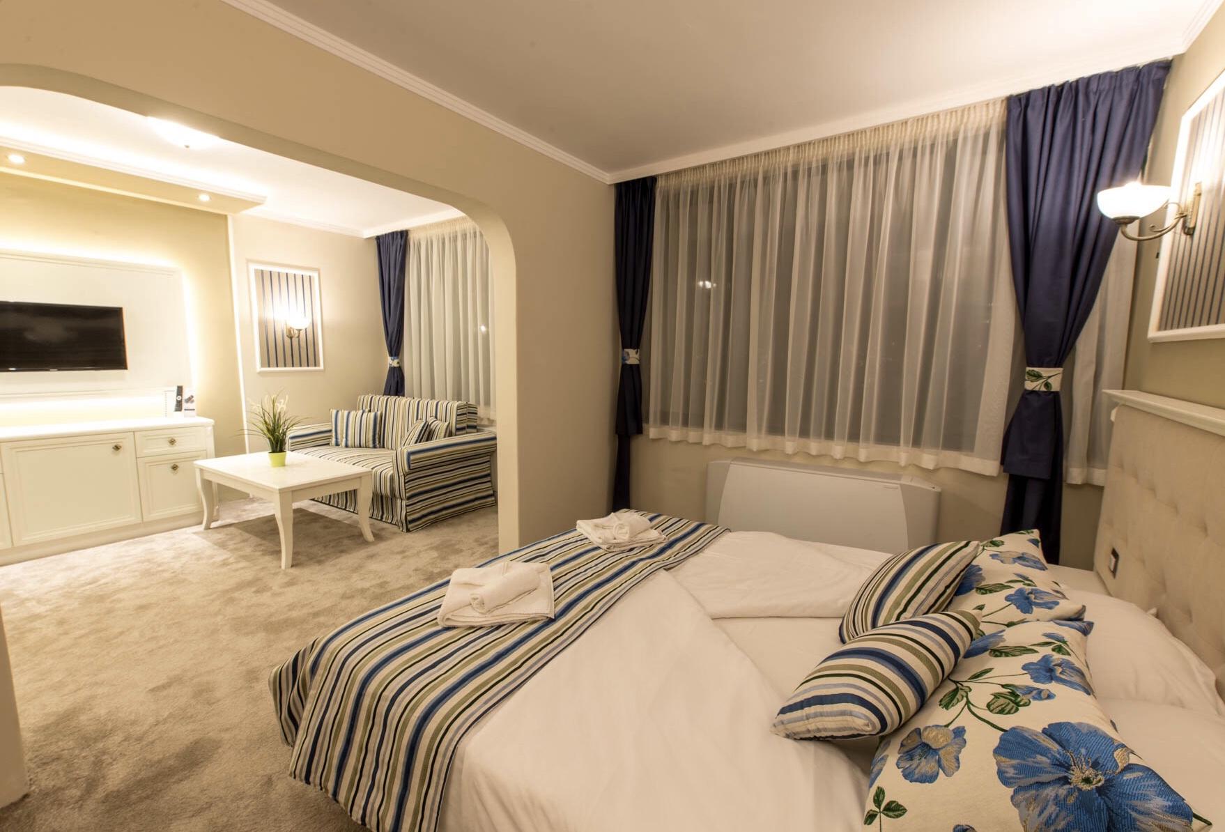 Park Hotel Raya Garden - Free Parking 大特尔诺沃 外观 照片