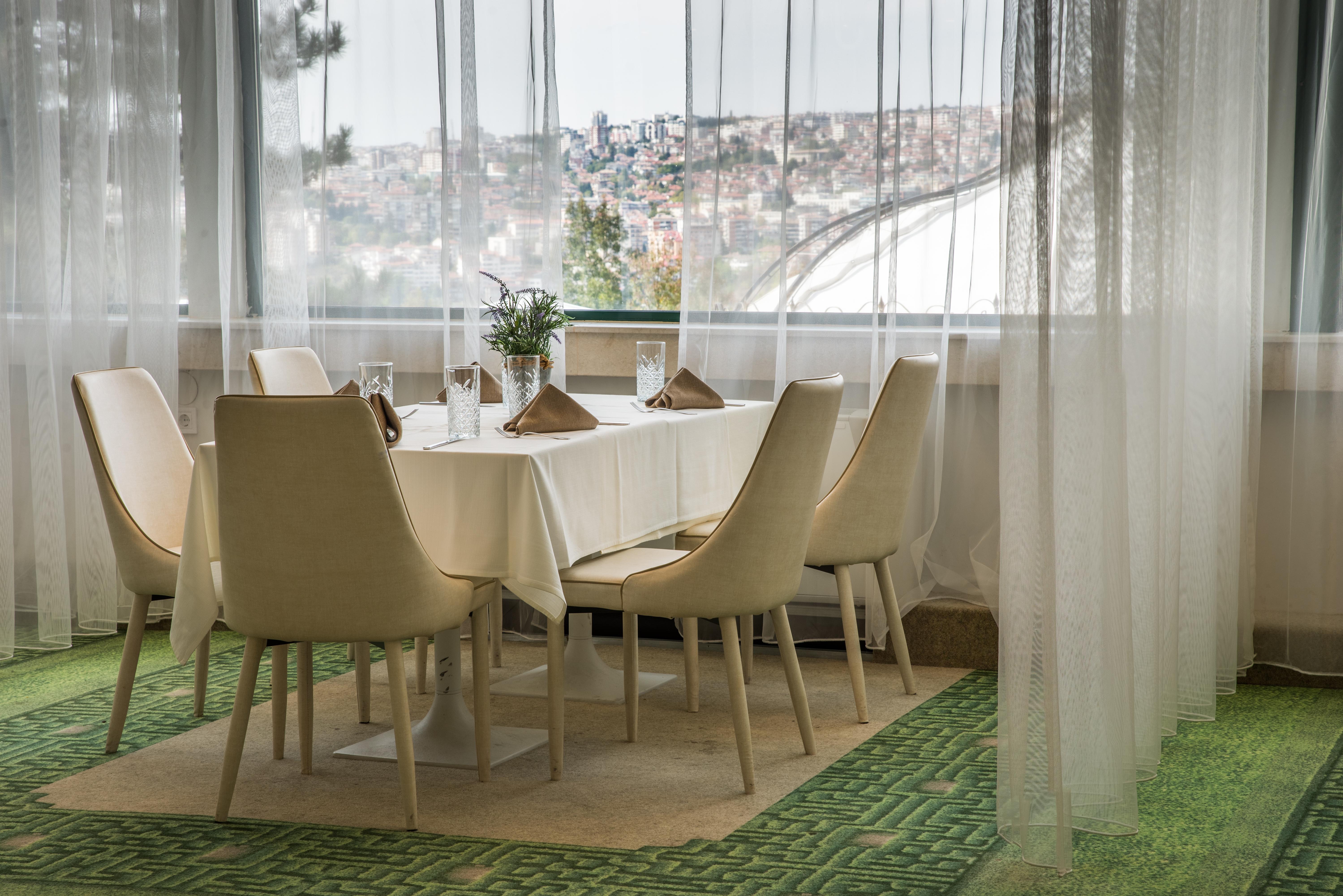 Park Hotel Raya Garden - Free Parking 大特尔诺沃 外观 照片