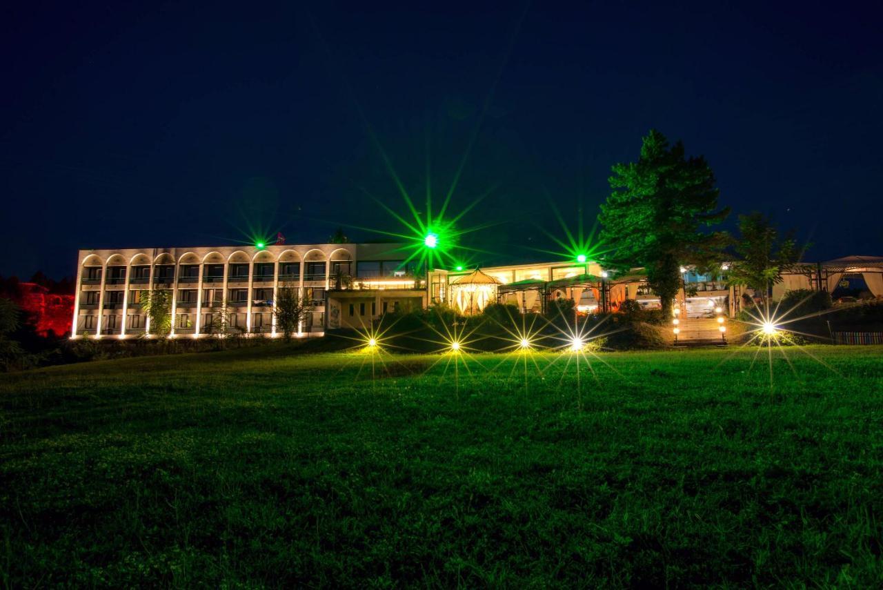 Park Hotel Raya Garden - Free Parking 大特尔诺沃 外观 照片